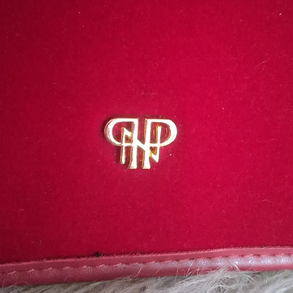 PurseN Toiletry Bag - Picture 2 of 16